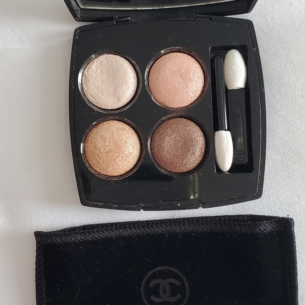 CHANEL EYESHADOW PALETTE